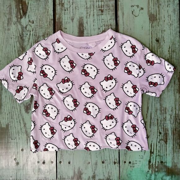 Hello Kitty Tee Shirt Cut Off Raw Hem Size XS Pink All Over Hello Kitty Graphics - Picture 3 of 6